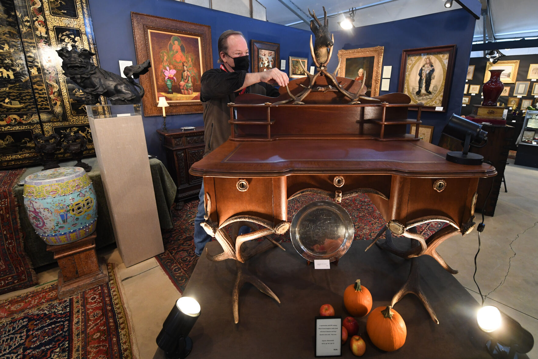 Round Top Antiques Fair